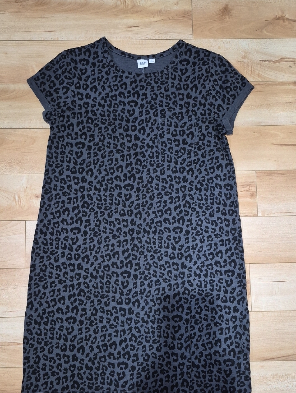 GAP Women's Size Small Gray and Black Leopard Print Tee Dress
